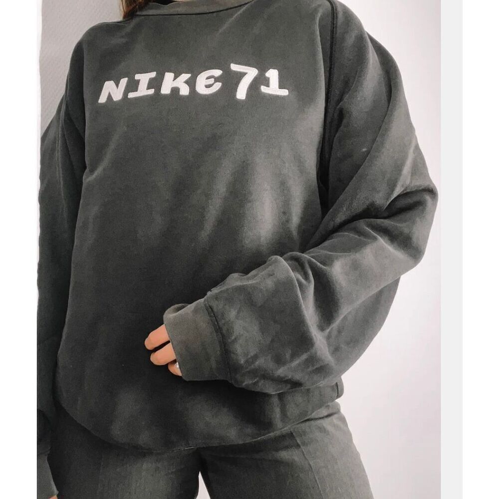 Nice women Vintage NIKE SPELLOUT SWEATER large Good Vintage Condition